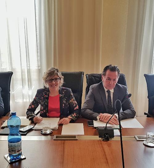 Gli assessori regionali Barbara Zilli (Finanze) e Fabio Scoccimarro (Ambiente ed Energia) in IV Commissione consiliare
